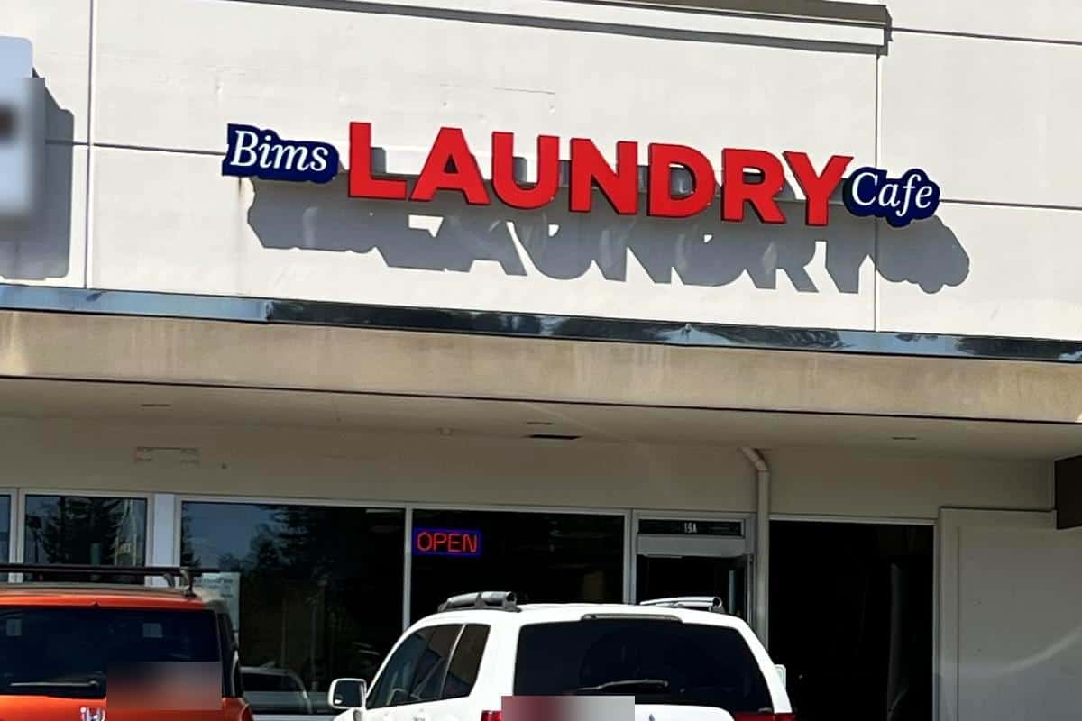 Laundromat storefront exterior